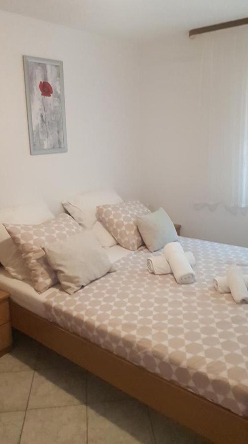 Appartement Astra à Vir Extérieur photo
